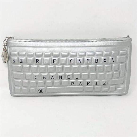 Chanel Spring 2017 Rue Cambon Silver Keyboard Clutch with Robot Charm - Picture 9 of 11